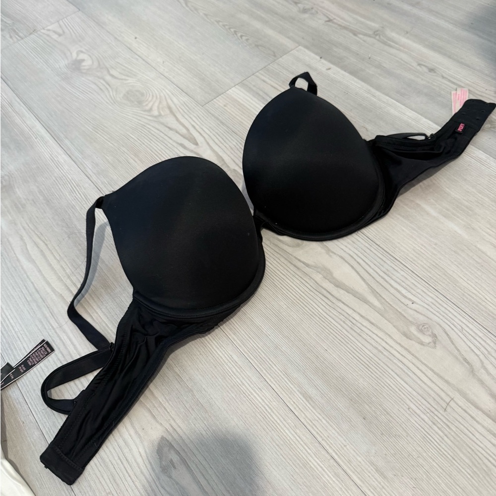 PINK Victoria's Secret Black and Pink Bra